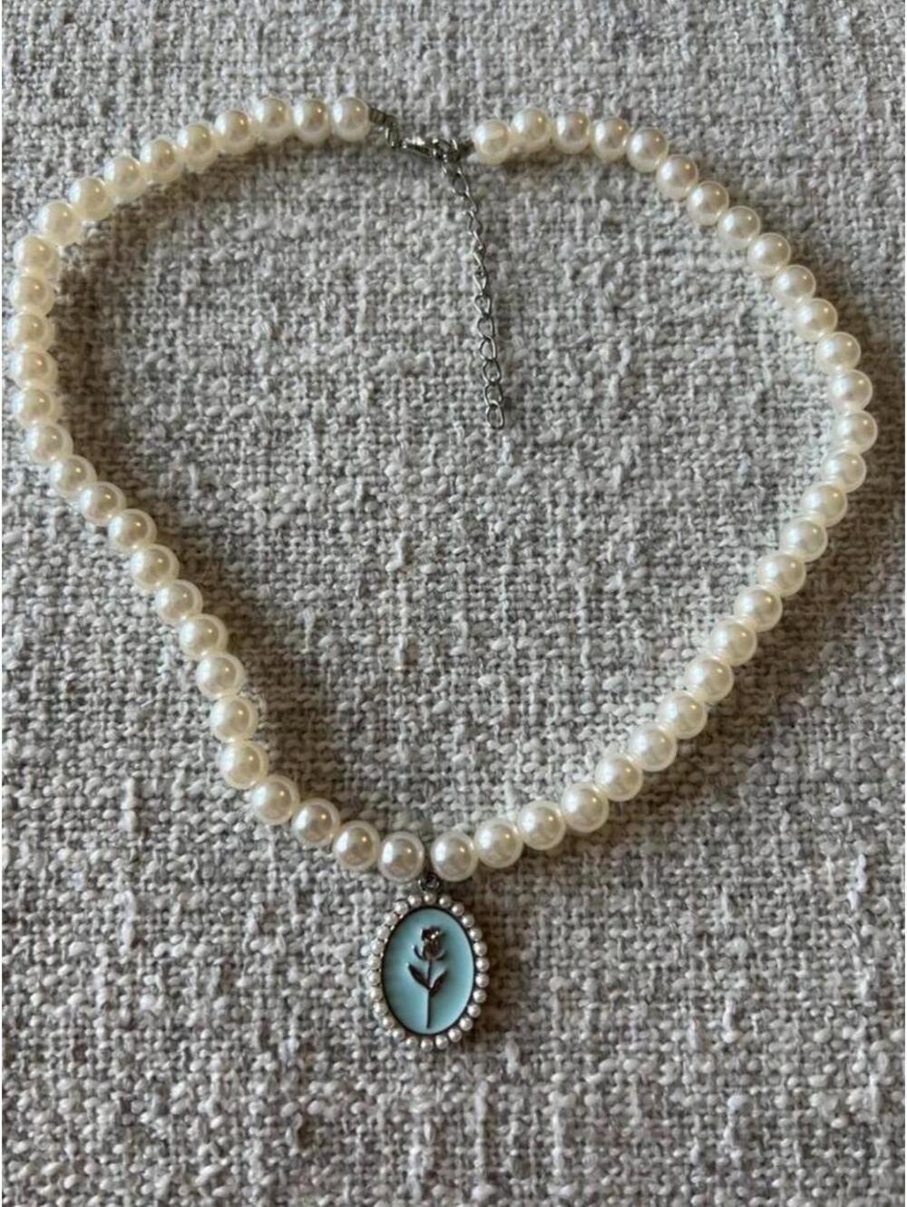 Victorian Style Faux Pearl Choker Necklace